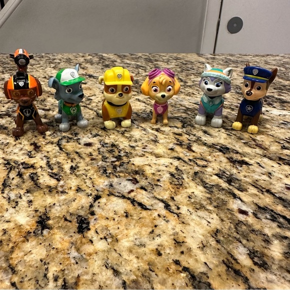 Lot of 6‎ Paw Patrol Figures - Picture 1 of 6
